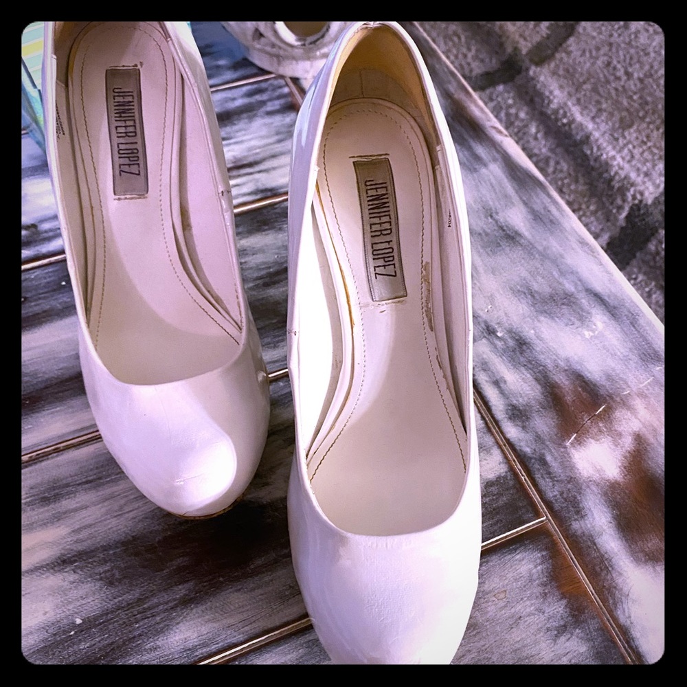 Jennifer Lopez size 6.5 white platforms